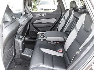 Volvo  Plus Dark Recharge Plug-In Hybrid AWD T8 Twin Engine EU6d Allrad StandHZG digita