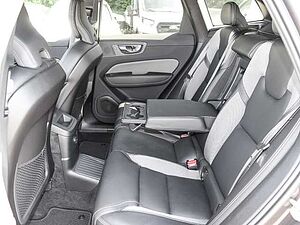 Volvo  Plus Dark Recharge Plug-In Hybrid AWD T8 Twin Engine EU6d Allrad StandHZG digita