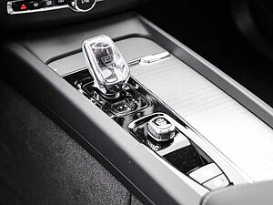 Volvo  Plus Dark Recharge Plug-In Hybrid AWD T6 Twin Engine EU6d Allrad StandHZG digita