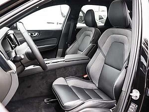 Volvo  Plus Dark Recharge Plug-In Hybrid AWD T6 Twin Engine EU6d Allrad StandHZG digita
