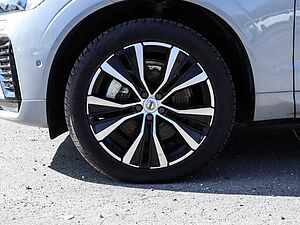 Volvo  Ultimate Dark 2WD B4 Diesel EU6d HUD AD digitales Cockpit Memory Sitze Soundsyst