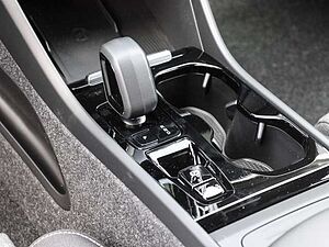Volvo  Plus Black Edition 2WD B3 EU6d