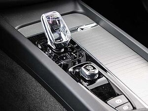 Volvo  Plus Dark Recharge Plug-In Hybrid AWD T6 Twin Engine EU6d Allrad StandHZG digita