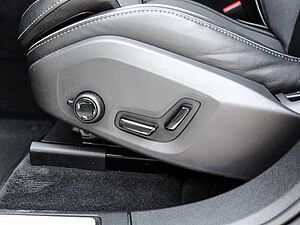 Volvo  Plus Dark 2WD B4 Benzin EU6d StandHZG Leder digitales Cockpit Memory Sitze Sound