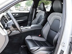 Volvo  Plus Dark 2WD B4 Benzin EU6d StandHZG Leder digitales Cockpit Memory Sitze Sound