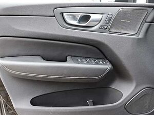 Volvo  Plus Dark Recharge Plug-In Hybrid AWD T8 Twin Engine EU6d StandHZG AHK digitales
