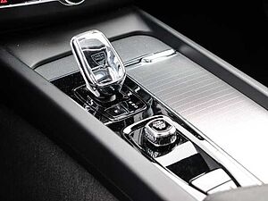 Volvo  Plus Black Edition Recharge Plug-In Hybrid AWD T8 Twin Engine EU6d AD StandHZG