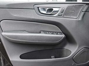 Volvo  Plus Black Edition Recharge Plug-In Hybrid AWD T8 Twin Engine EU6d StandHZG AHK