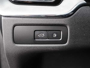 Volvo  Plus Black Edition Recharge Plug-In Hybrid AWD T8 Twin Engine EU6d StandHZG AHK