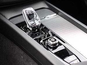 Volvo  Plus Black Edition Recharge Plug-In Hybrid AWD T8 Twin Engine EU6d StandHZG AHK