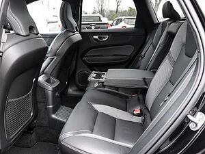 Volvo  Plus Black Edition Recharge Plug-In Hybrid AWD T8 Twin Engine EU6d StandHZG AHK