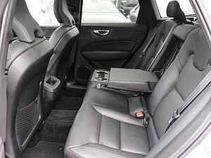 Volvo  Plus Dark 2WD B4 Benzin EU6d StandHZG digitales Cockpit Memory Sitze Soundsystem