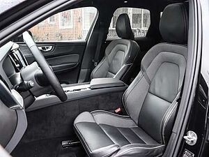 Volvo  Plus Dark Recharge Plug-In Hybrid AWD T8 Twin Engine EU6d StandHZG Leder digital