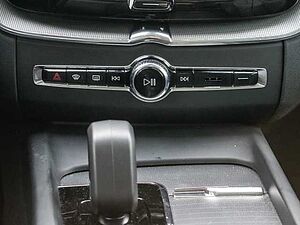 Volvo  Plus Dark Recharge Plug-In Hybrid AWD T6 Twin Engine EU6d StandHZG digitales Coc