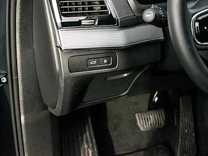 Volvo  Ultra Bright Recharge Plug-In Hybrid AWD T8 Twin Engine EU6d 7-Sitzer HUD StandH