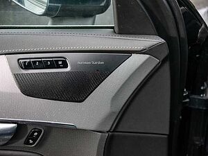 Volvo  Ultra Bright Recharge Plug-In Hybrid AWD T8 Twin Engine EU6d 7-Sitzer HUD StandH