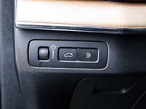 Volvo  Plus Bright Recharge AWD T8 Twin Engine EU6d 7-Sitzer Allrad digitales Cockpit M