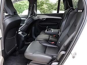 Volvo  Plus Bright AWD B5 Diesel EU6d 7-Sitzer Allrad StandHZG AHK digitales Cockpit Me