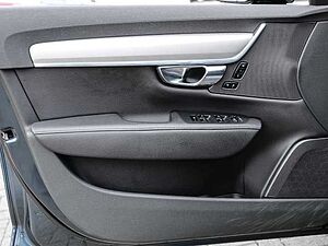 Volvo  R-Design Expression Recharge Plug-In Hybrid AWD T8 Twin Engine EU6d Allrad Stand