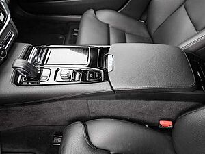 Volvo  R-Design Expression Recharge Plug-In Hybrid AWD T8 Twin Engine EU6d Allrad Stand