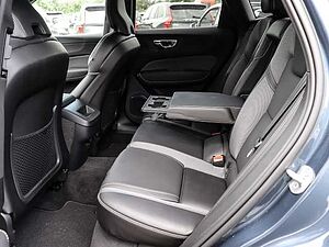 Volvo  Plus Dark 2WD B4 Benzin EU6d StandHZG Leder digitales Cockpit Memory Sitze Sound