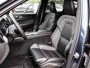 Volvo  Plus Dark 2WD B4 Benzin EU6d StandHZG Leder digitales Cockpit Memory Sitze Sound