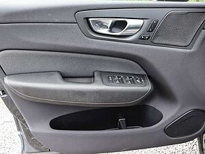 Volvo  Plus Dark 2WD B4 Benzin EU6d StandHZG Leder digitales Cockpit Memory Sitze Sound