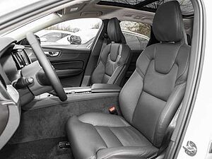 Volvo  Ultimate Dark 2WD B4 Diesel EU6d HUD AD digitales Cockpit Memory Sitze Soundsyst