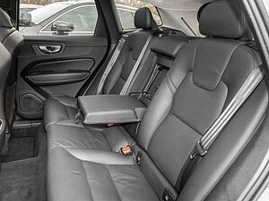 Volvo  Ultimate Dark 2WD B4 Diesel EU6d HUD AD digitales Cockpit Memory Sitze Soundsyst