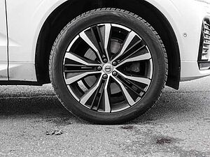 Volvo  Ultimate Dark 2WD B4 Diesel EU6d HUD AD digitales Cockpit Memory Sitze Soundsyst