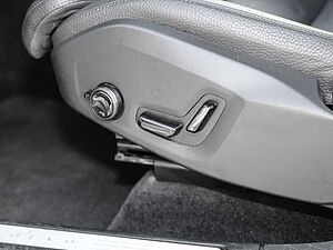 Volvo  Ultimate Dark AWD B4 Diesel EU6d Allrad HUD AD StandHZG digitales Cockpit Memory