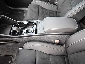 Volvo  Plus Dark 2WD B4 EU6d digitales Cockpit Memory Sitze Soundsystem HarmanKardon 36