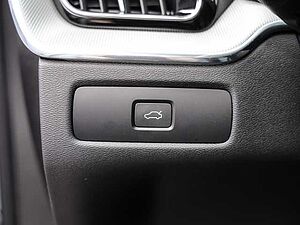 Volvo  Plus Dark AWD B5 Benzin EU6d Allrad Leder digitales Cockpit Memory Sitze Soundsy