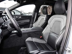 Volvo  Ultimate Dark AWD B5 Benzin EU6d Allrad HUD StandHZG Leder digitales Cockpit Mem