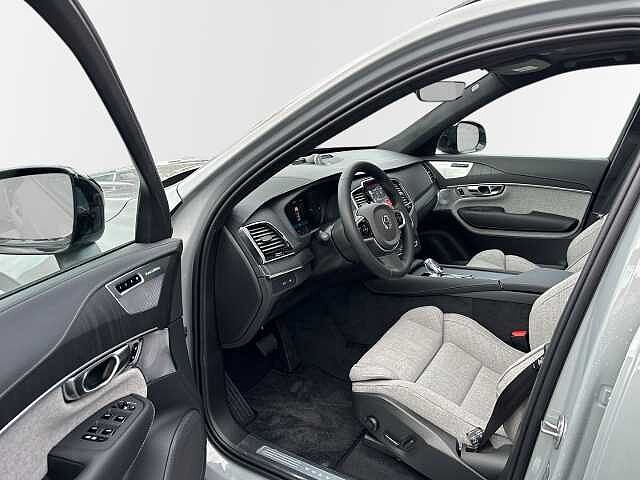 Volvo  Recharge T8 AWD Ultra Dark 7-Sitzer 22'' B&W HUD Luftfederung ACC StandHZG