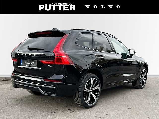Volvo  B4 Benzin Geartronic Plus Dark EU6d 21'' ACC Panorama 360 Kamera LED