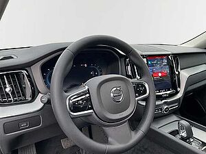 Volvo  B4 Benzin Geartronic Plus Dark EU6d 21'' ACC Panorama 360 Kamera LED
