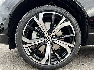 Volvo  B4 Benzin Geartronic Plus Dark EU6d 21'' ACC Panorama 360 Kamera LED