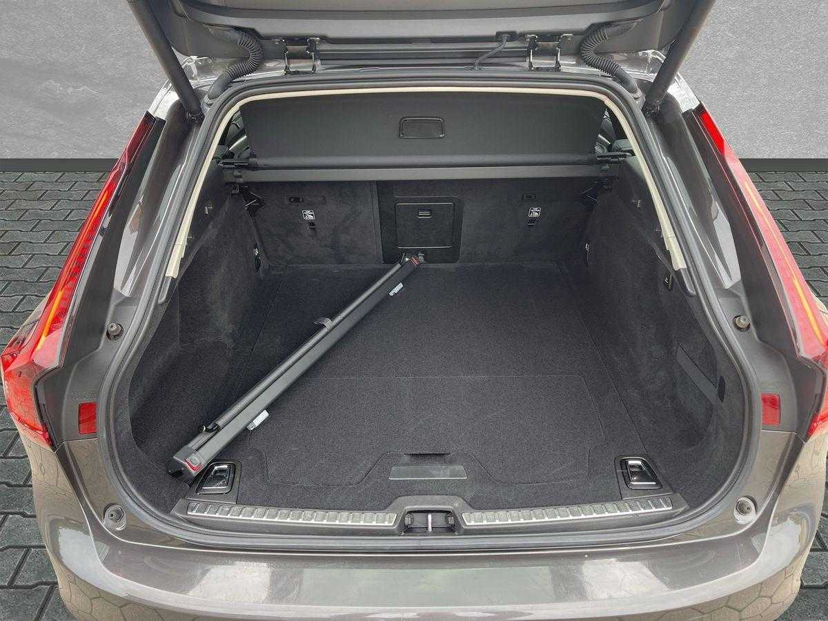 Volvo  V90 Ultimate, B5 Mild-Hybrid, Diesel, Bright