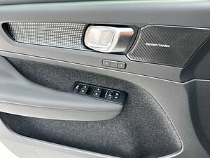 Volvo  Plus Dark 2WD 2.0 DAB #Licht-Paket #NAVI