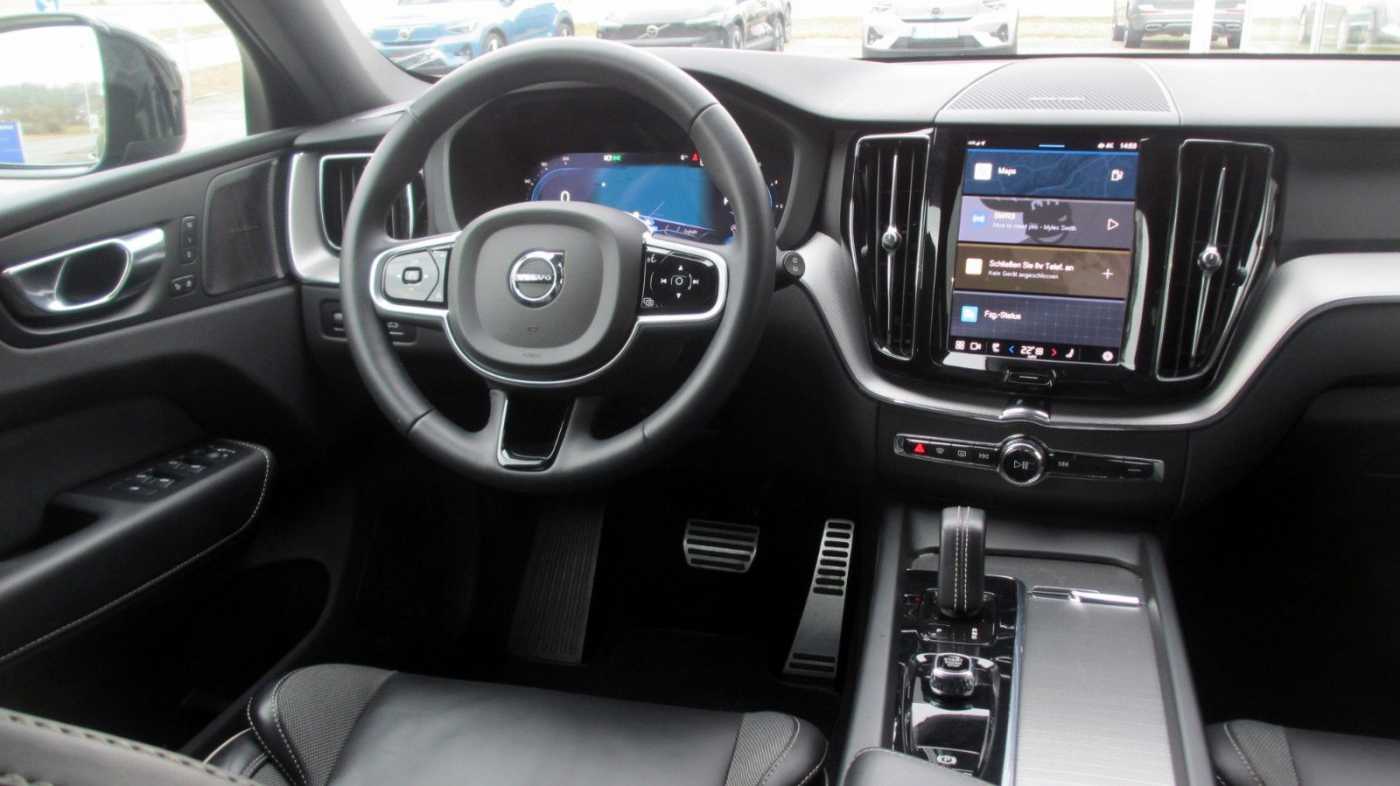 Volvo  B5 AWD R Design +LUFT+RFK+ACC+H/K+LHZ+ESITZ