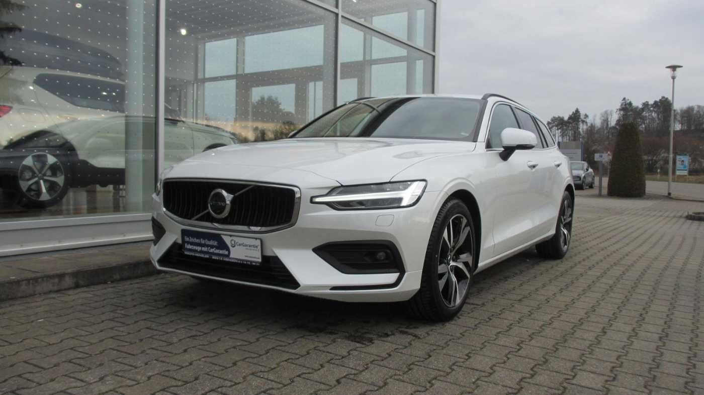 Volvo  B4 FWD Core +ACC+BLIS+H/K+LEDER+E-Sitze+LHZ+