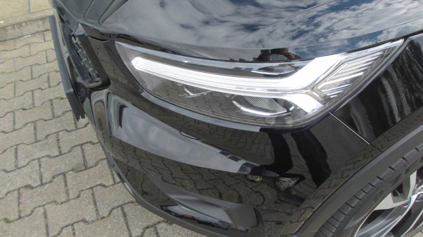Volvo  B4 AWD R-Design +LED+ESITZ+ACC+BLIS+RFK+20'