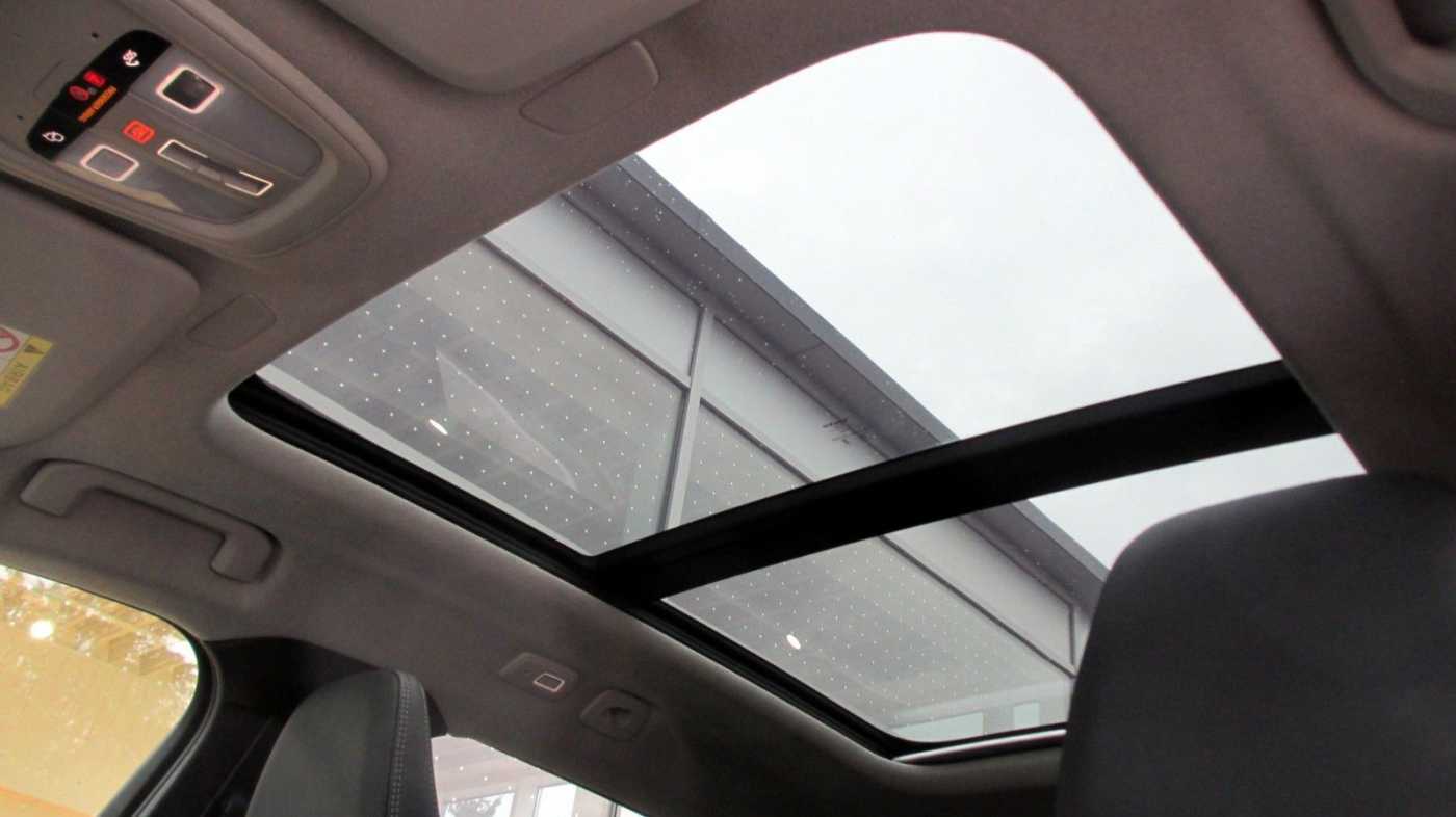 Volvo  B3 Plus Dark 2WD +LEDER+PANO+360°+PIXEL+AHK
