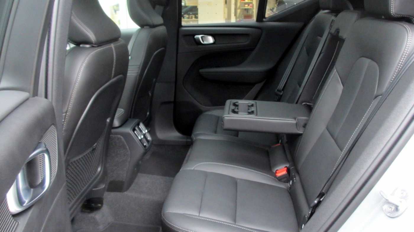 Volvo  B3 Plus Dark 2WD +LEDER+PANO+360°+PIXEL+AHK