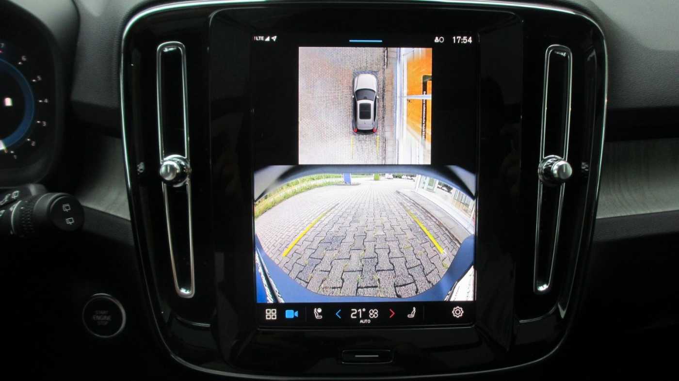 Volvo  B3 Plus Dark 2WD +LEDER+PANO+360°+PIXEL+AHK