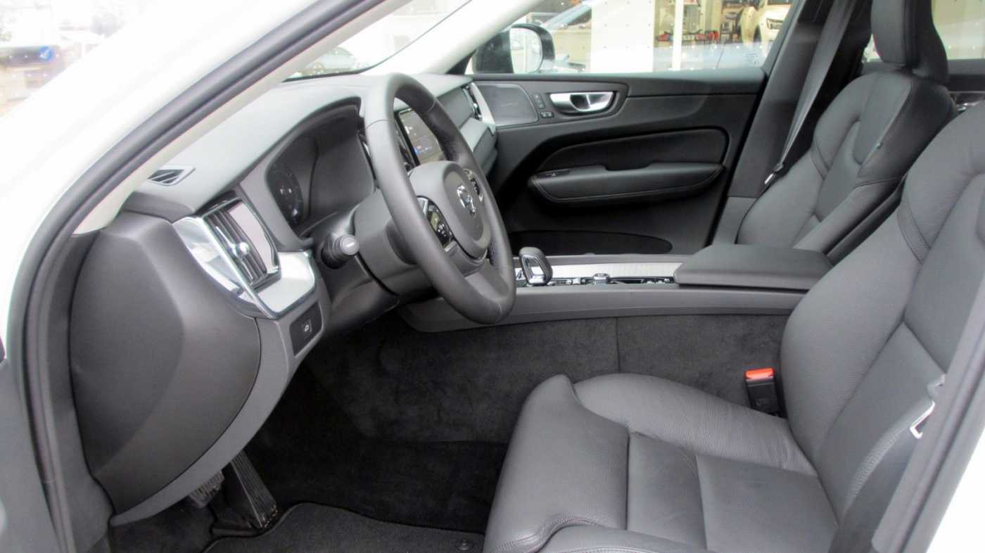 Volvo  B4 D AWD Plus Dark +ACC+BLIS+STHZ+LHZ+HK+DW