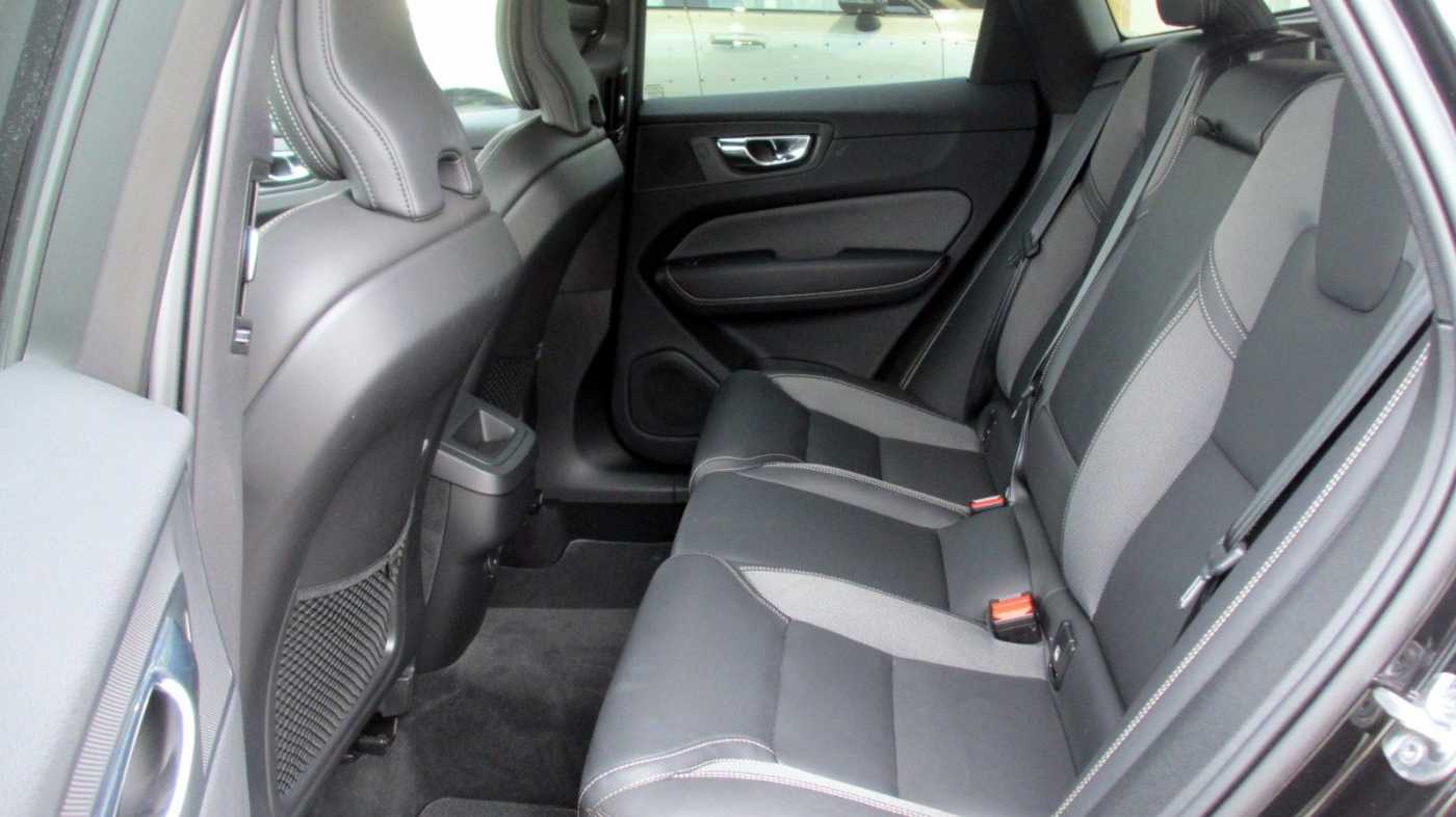 Volvo  B5 AWD R Design +RFK+ACC+HK+LHZ+ESITZ+LUFT