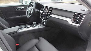 Volvo  B4 FWD Core +ACC+BLIS+H/K+LEDER+E-Sitze+LHZ+