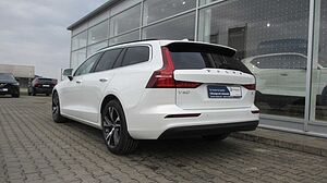 Volvo  B4 FWD Core +ACC+BLIS+H/K+LEDER+E-Sitze+LHZ+